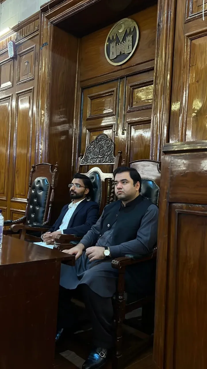 Zaviah students during the educational visit to the Khyber Pakhtunkhwa Assembly in Peshawar, photo 11 of 19