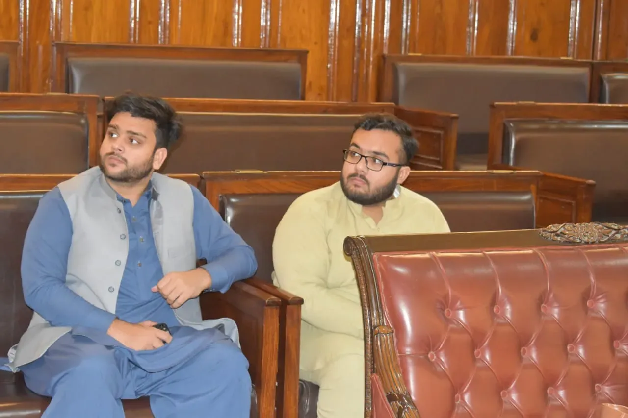Zaviah students during the educational visit to the Khyber Pakhtunkhwa Assembly in Peshawar, photo 14 of 19