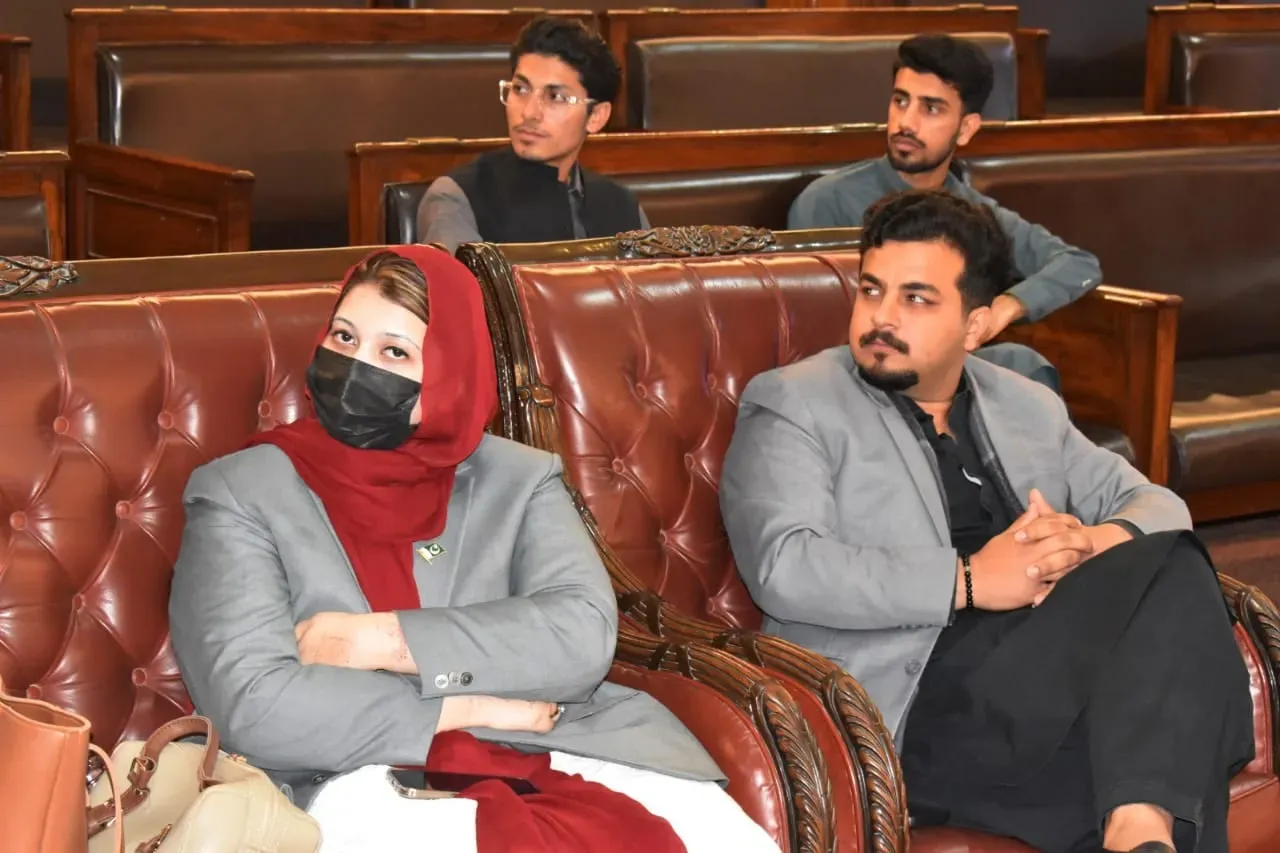 Zaviah students during the educational visit to the Khyber Pakhtunkhwa Assembly in Peshawar, photo 15 of 19